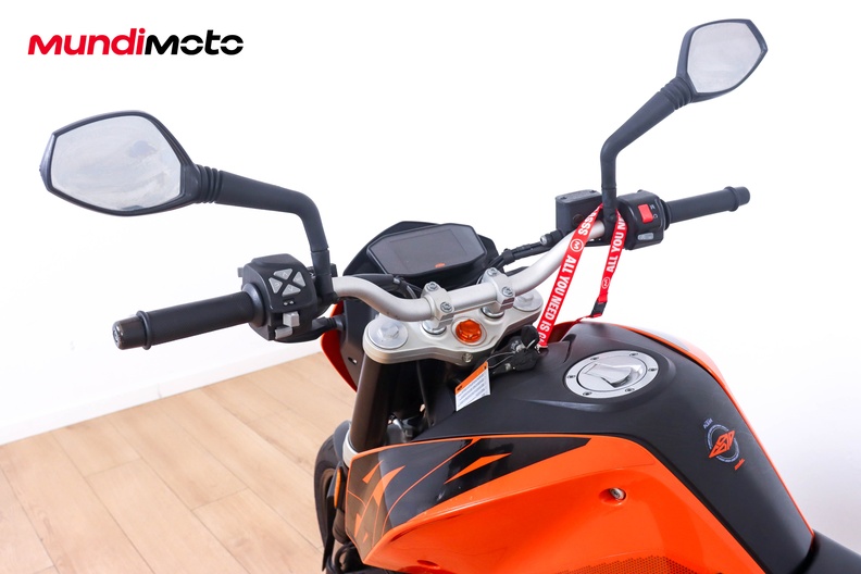 Motorbike image 10
