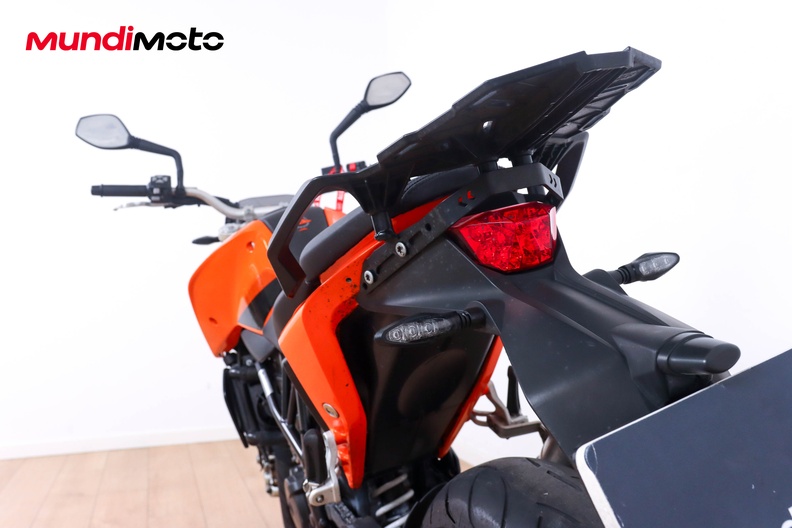 Motorbike image 9