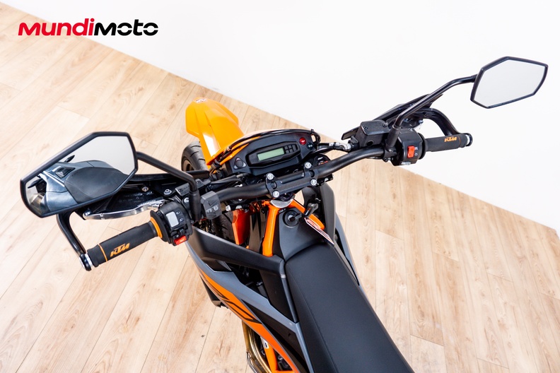 Motorbike image 10