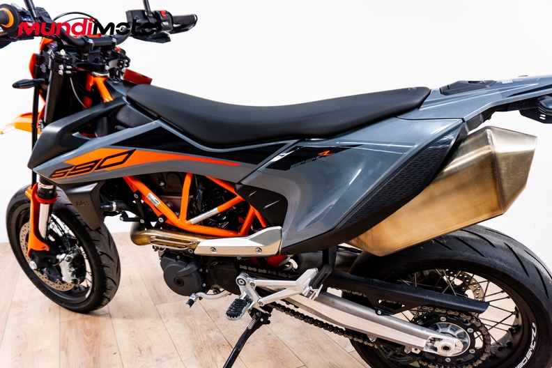 Motorbike image 8