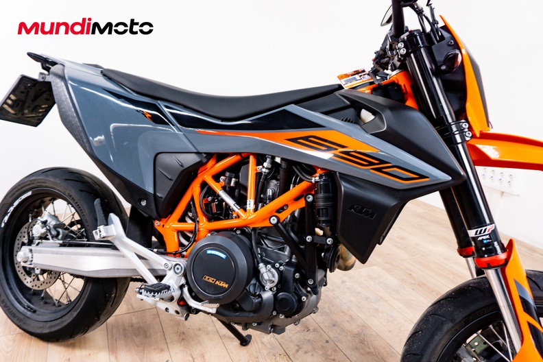 Motorbike image 4