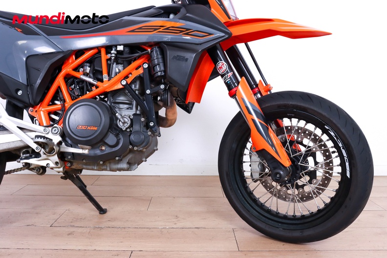 Motorbike image 12