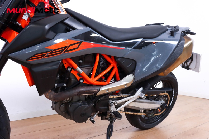 Motorbike image 8