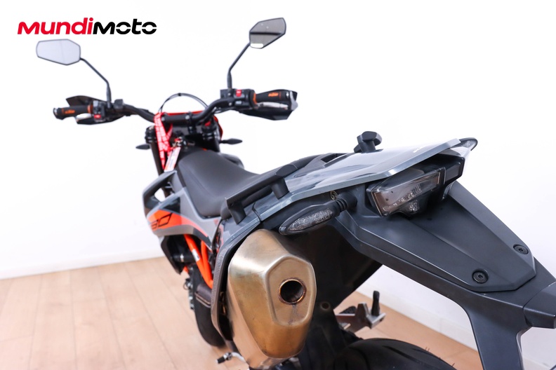 Motorbike image 9