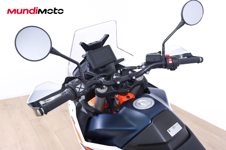Motorbike image 10