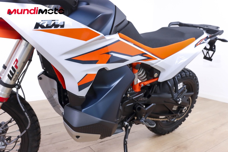 Motorbike image 8