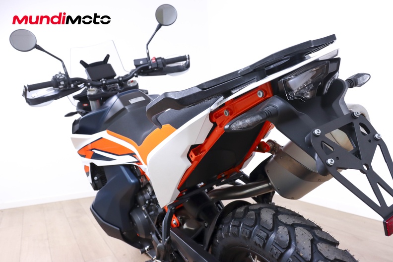 Motorbike image 9