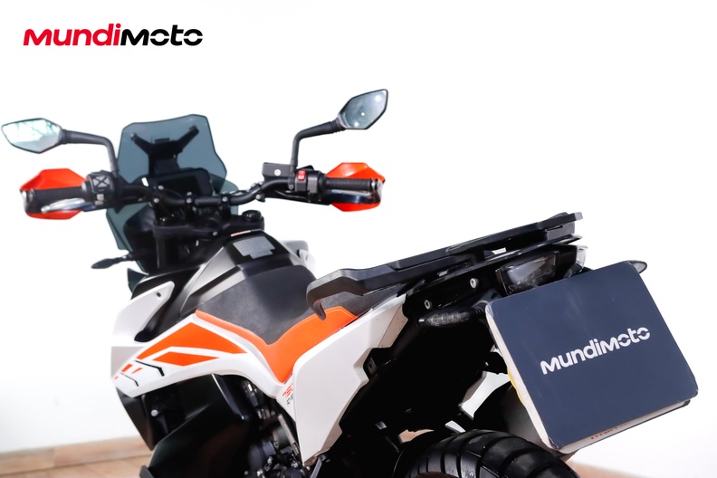 Motorbike image 9