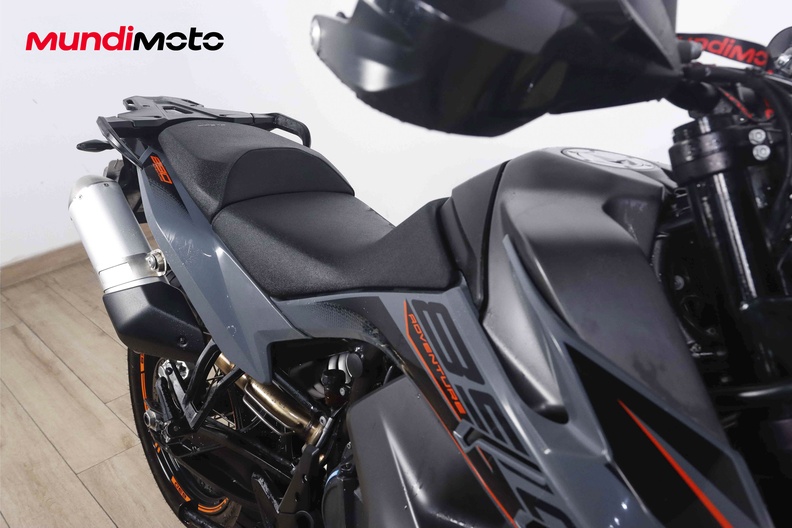 Motorbike image 12