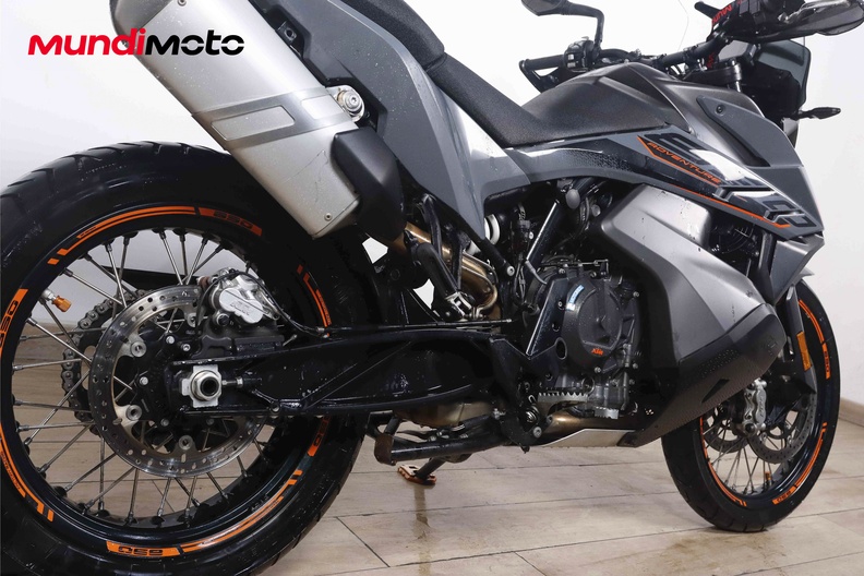 Motorbike image 3