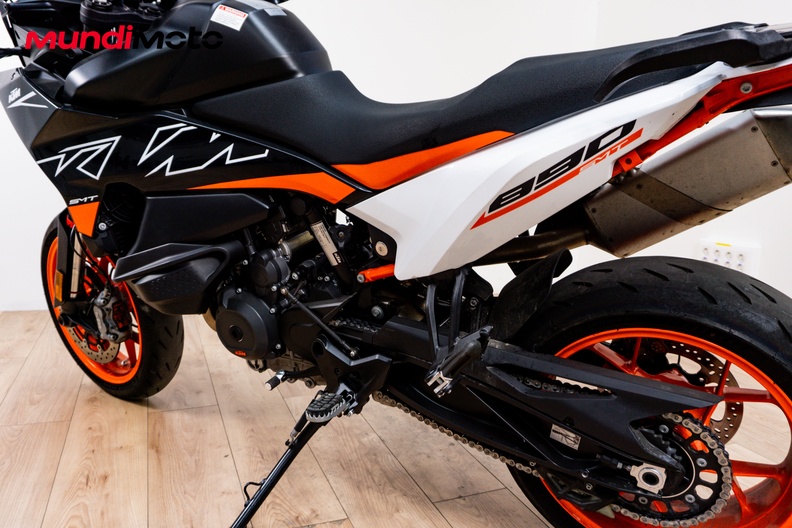 Motorbike image 8