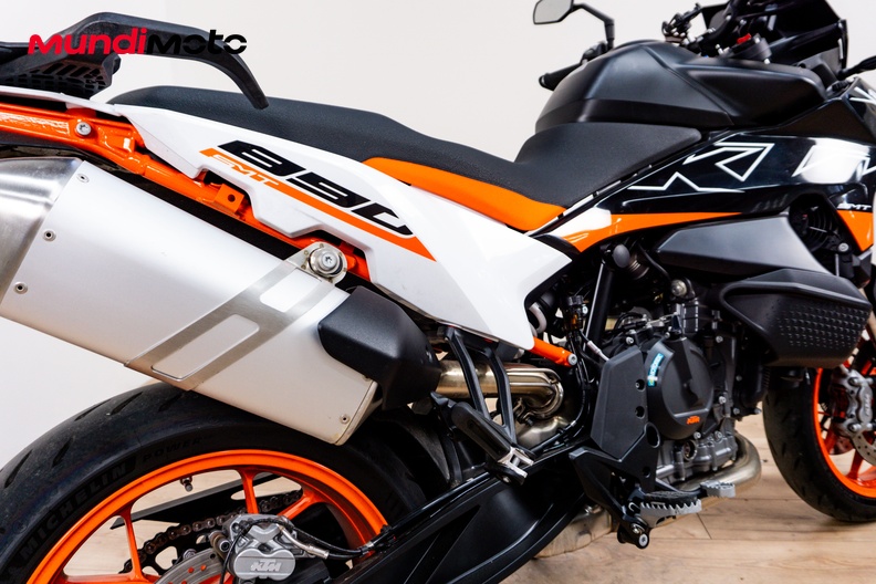 Motorbike image 3