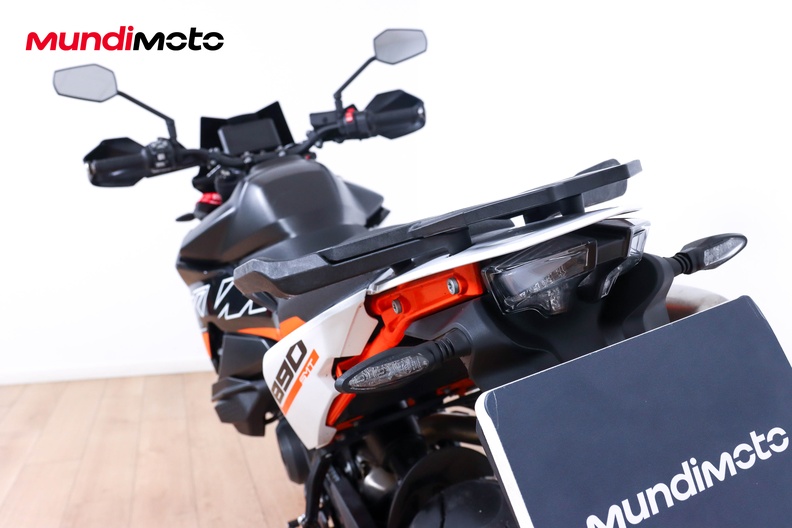 Motorbike image 9