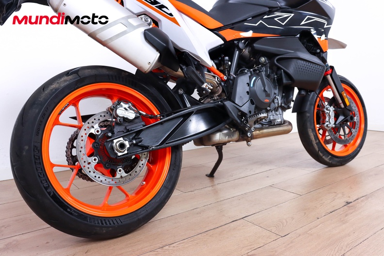 Motorbike image 3