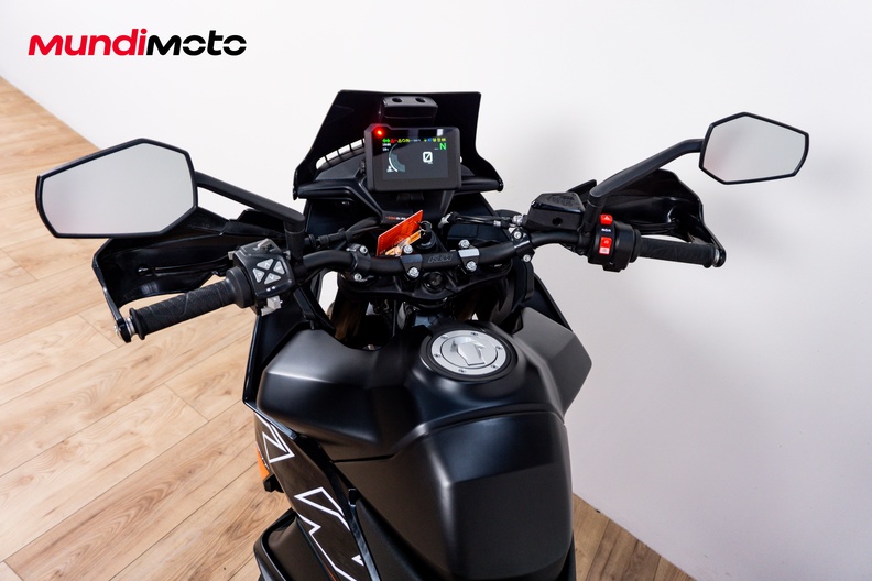 Motorbike image 10