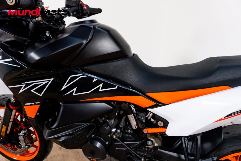 Motorbike image 8