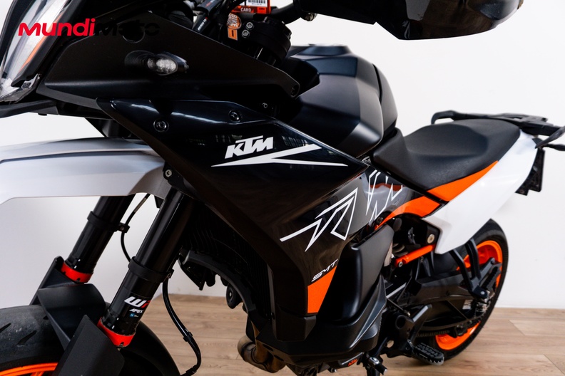 Motorbike image 9