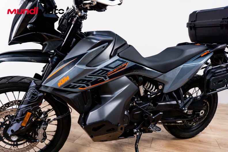 Motorbike image 9