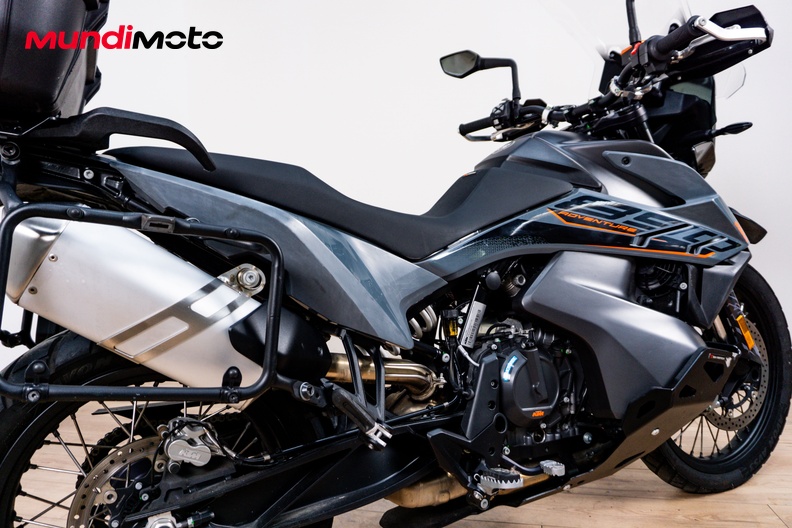 Motorbike image 3