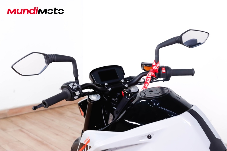 Motorbike image 10