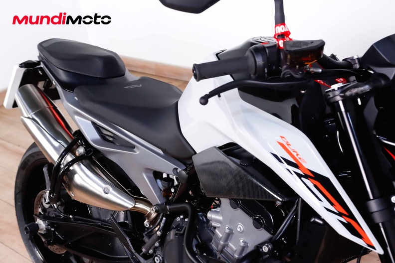 Motorbike image 13