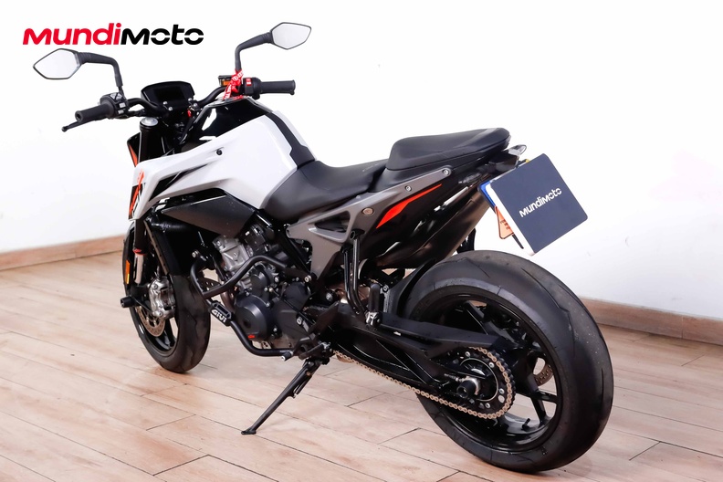 Motorbike image 6
