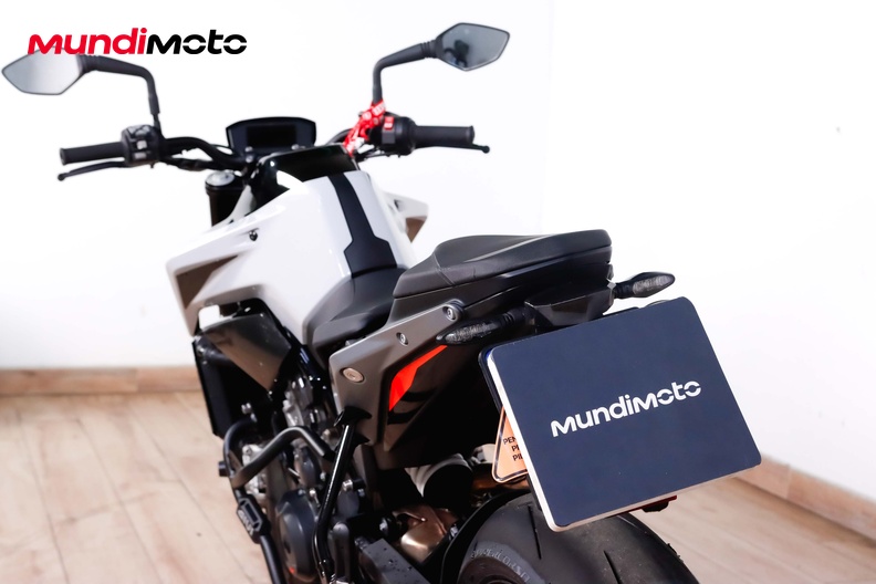 Motorbike image 9