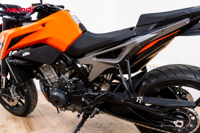 Motorbike image 8
