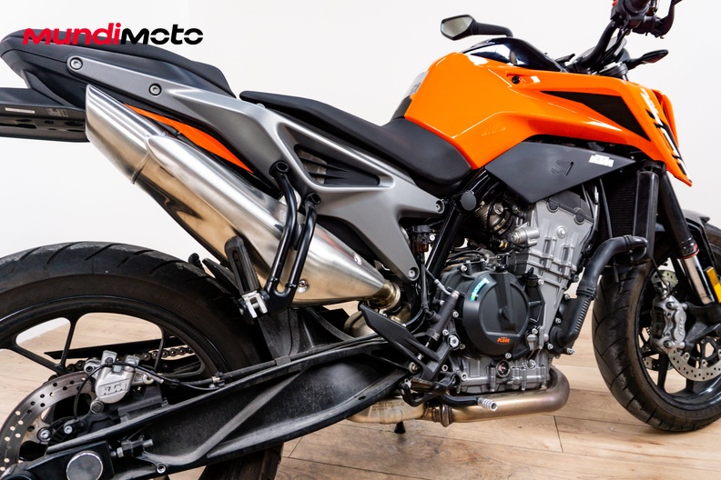 Motorbike image 3
