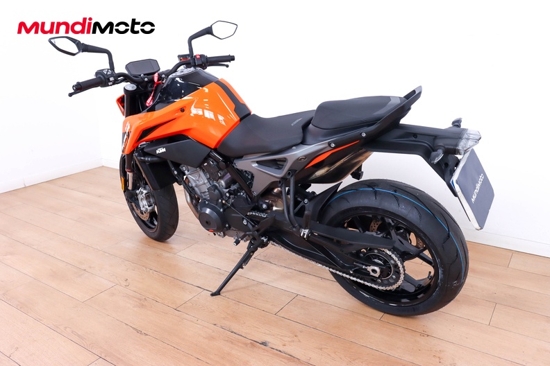 Motorbike image 6