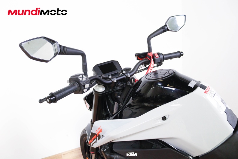 Motorbike image 10