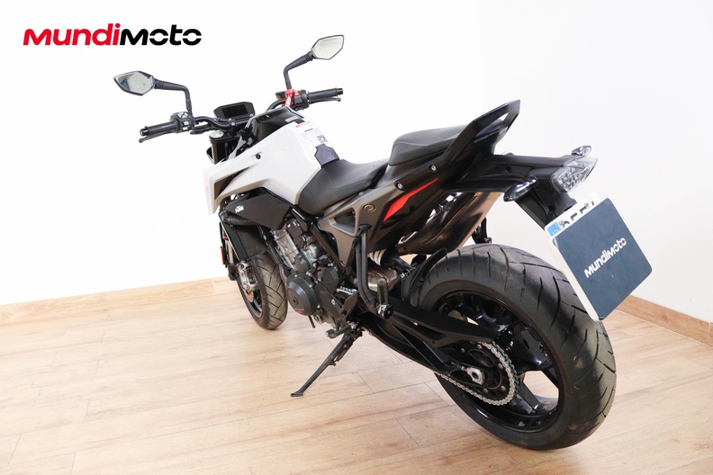Motorbike image 7