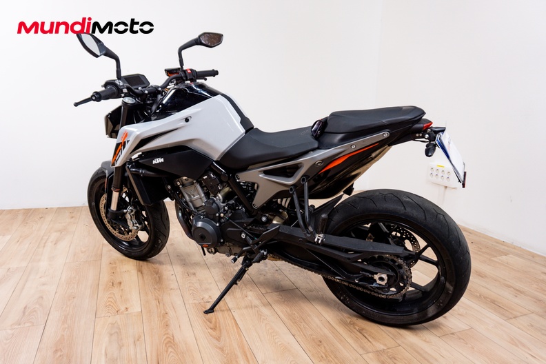Motorbike image 7