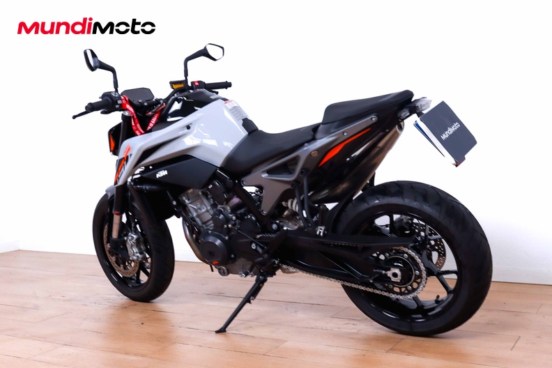 Motorbike image 6