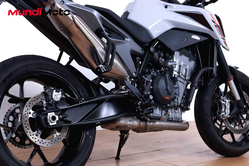Motorbike image 3