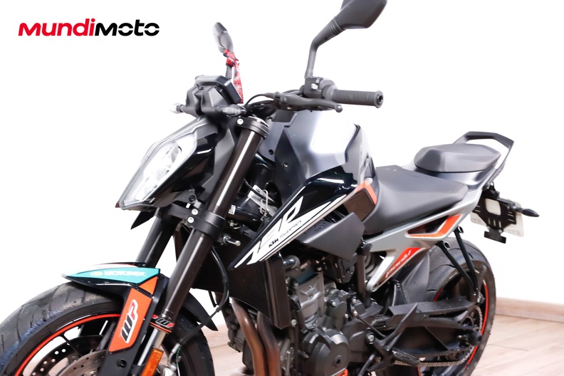 Motorbike image 8