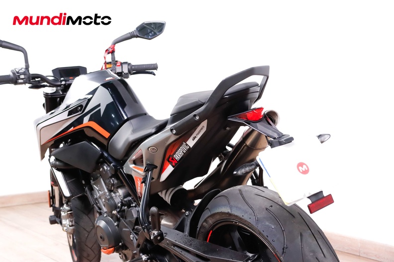 Motorbike image 9