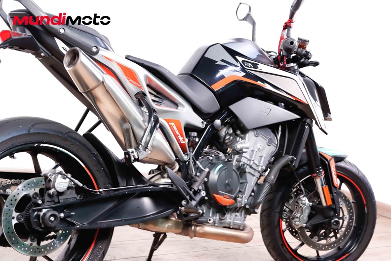 Motorbike image 3