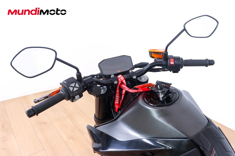 Motorbike image 10