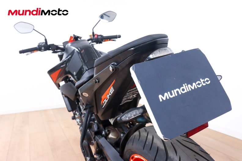 Motorbike image 9