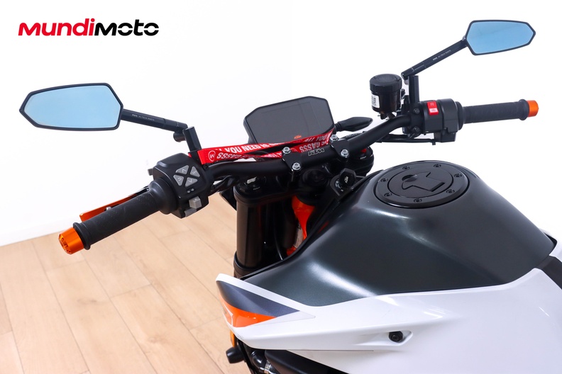 Motorbike image 10