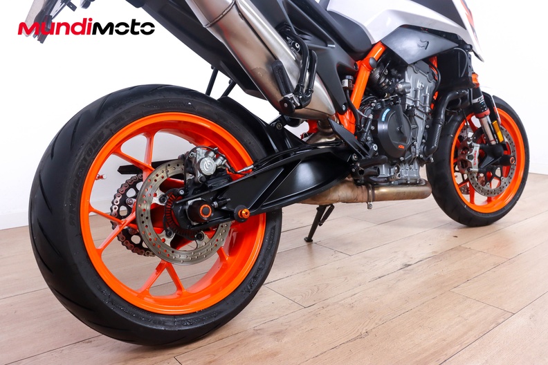 Motorbike image 3