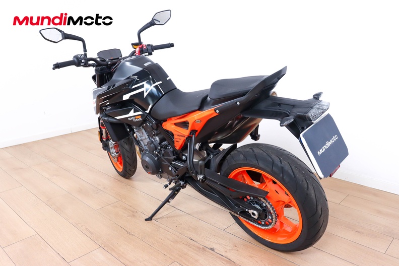 Motorbike image 6