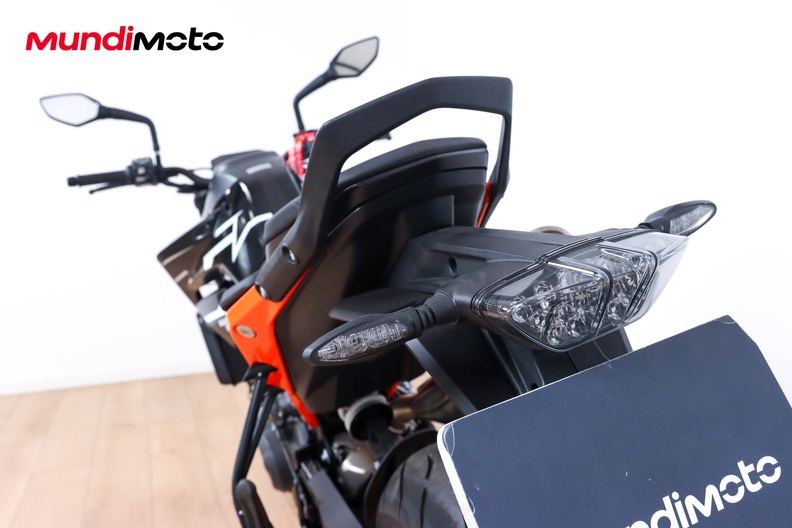 Motorbike image 9