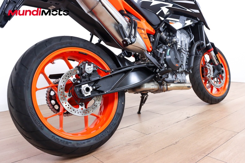 Motorbike image 3
