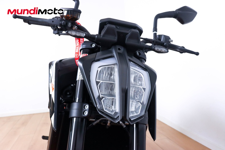 Motorbike image 4
