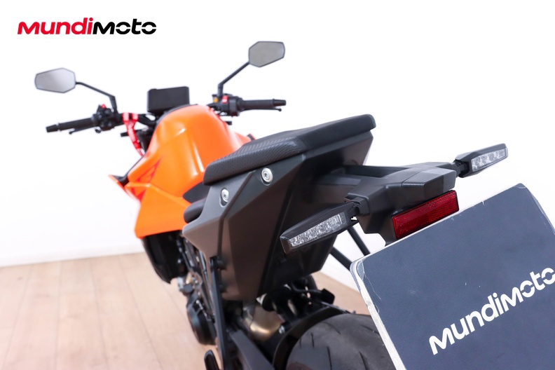 Motorbike image 9