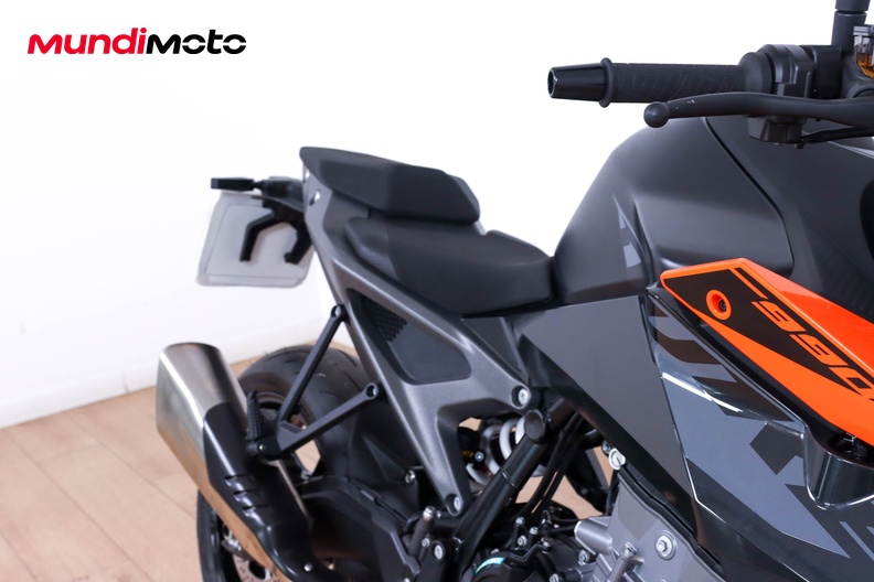 Motorbike image 12