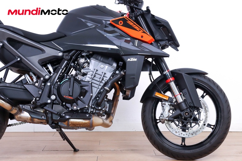 Motorbike image 13