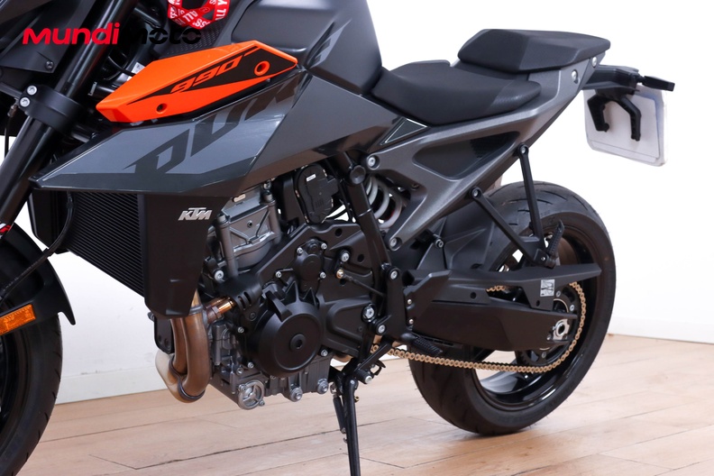 Motorbike image 8